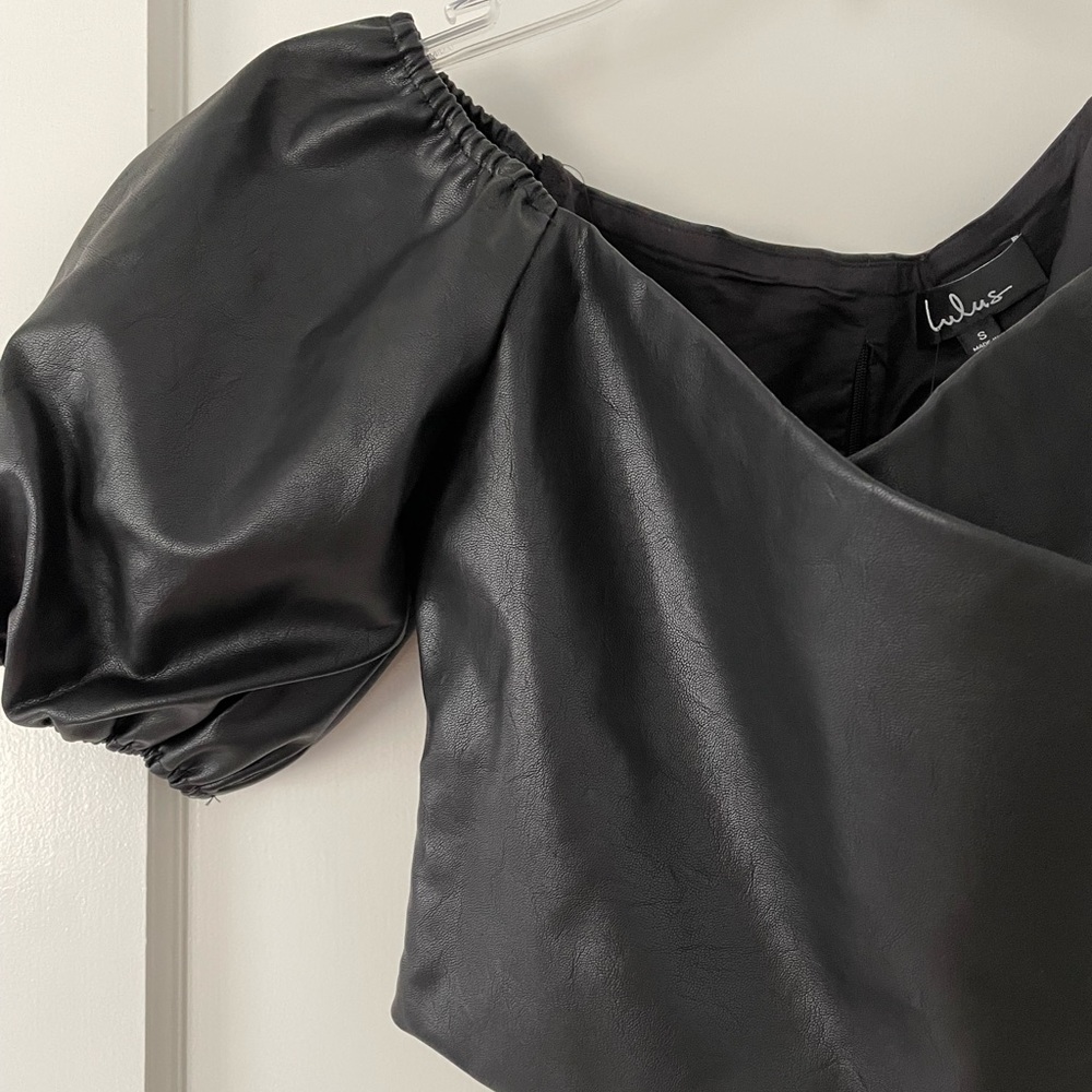 ✨NWT✨ faux leather top